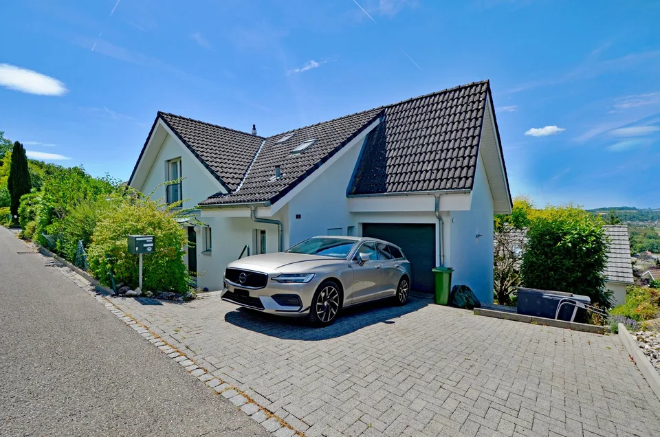 Maison de famille avec une belle vue et beaucoup d'espace à Münchenstein