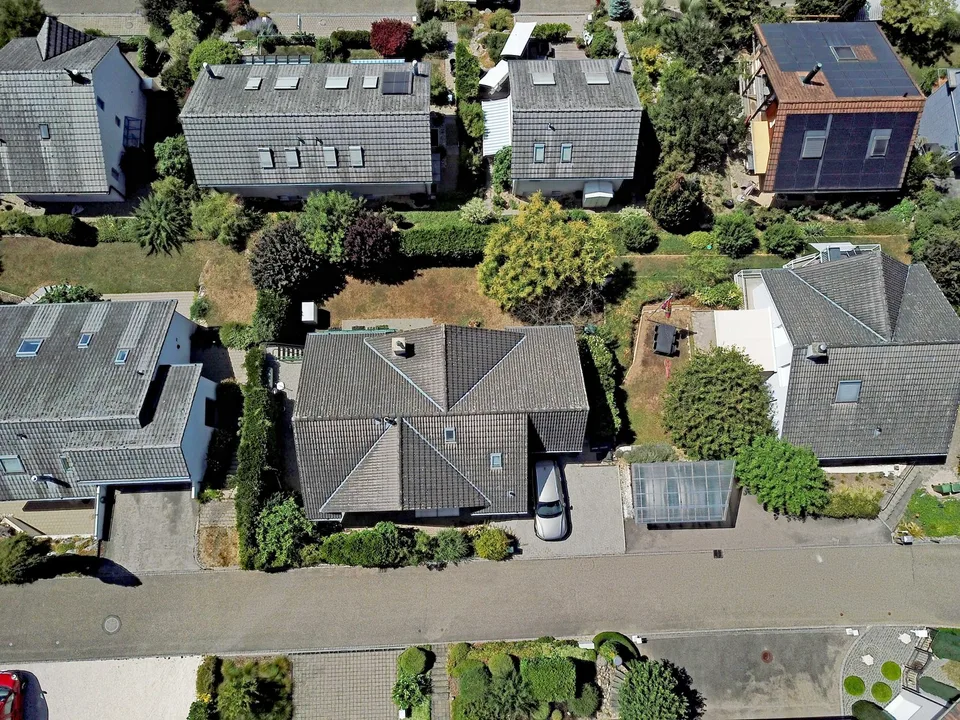 Maison de famille avec une belle vue et beaucoup d'espace à Münchenstein