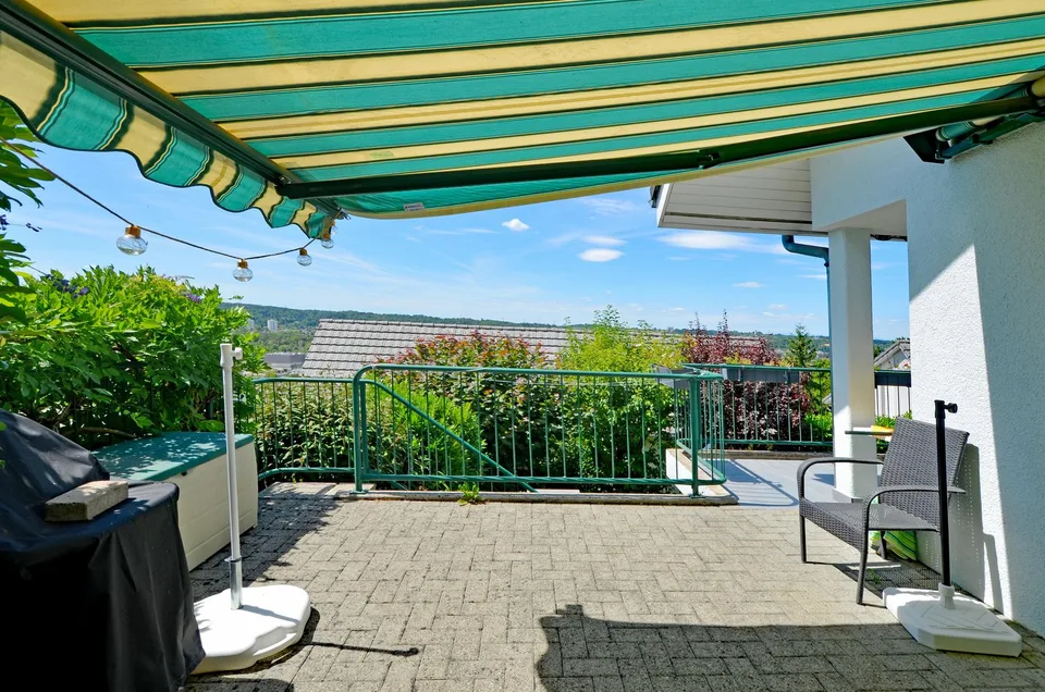 Maison de famille avec une belle vue et beaucoup d'espace à Münchenstein
