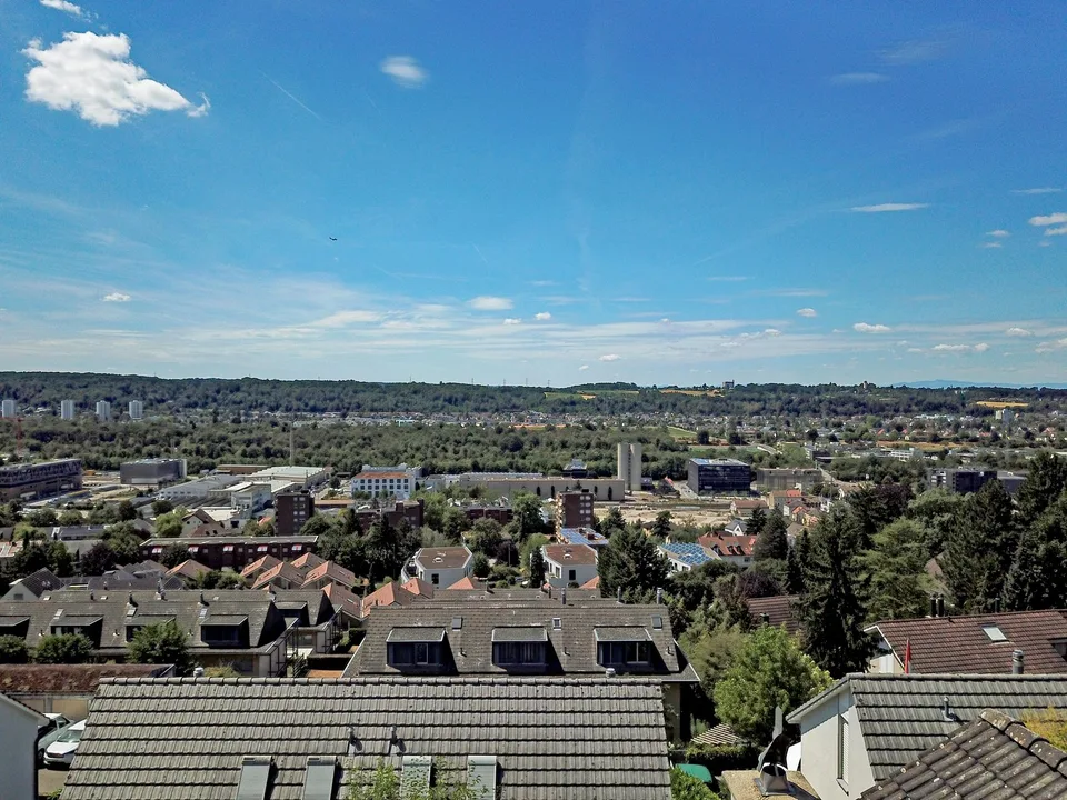 Maison de famille avec une belle vue et beaucoup d'espace à Münchenstein