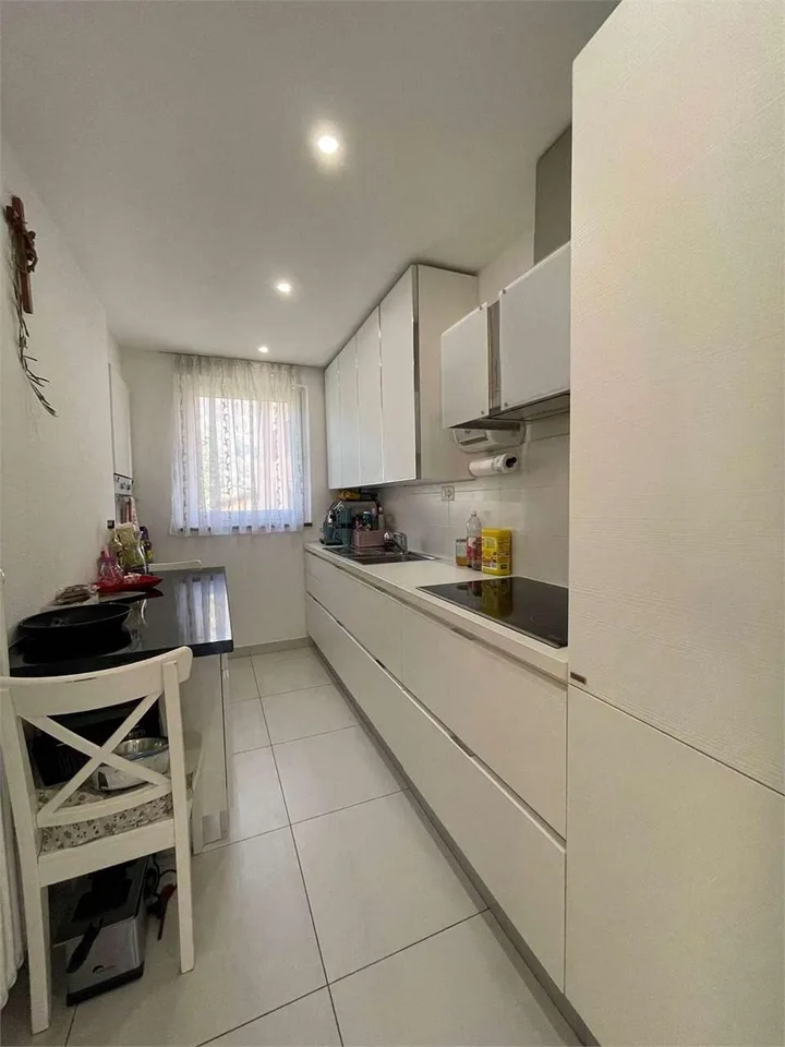 Sunny, Spacious, Independent House with two Apartments, 3.5 rooms, Terrace, Garden
