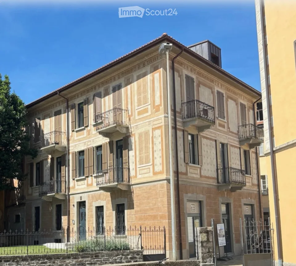 Charmant grenier de 2,5 pièces à Piazza Indipendenza, Bellinzona