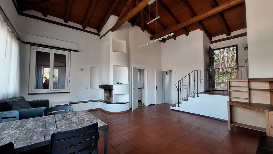 Tranquillità,  Stupenda Vista,  Casa   Indipendente con Terreno Edificabile