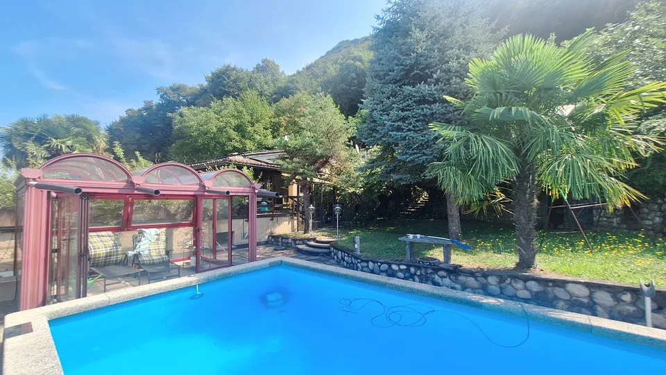 Sunny, Quiet, Spacious Independent Villa with garden, pool