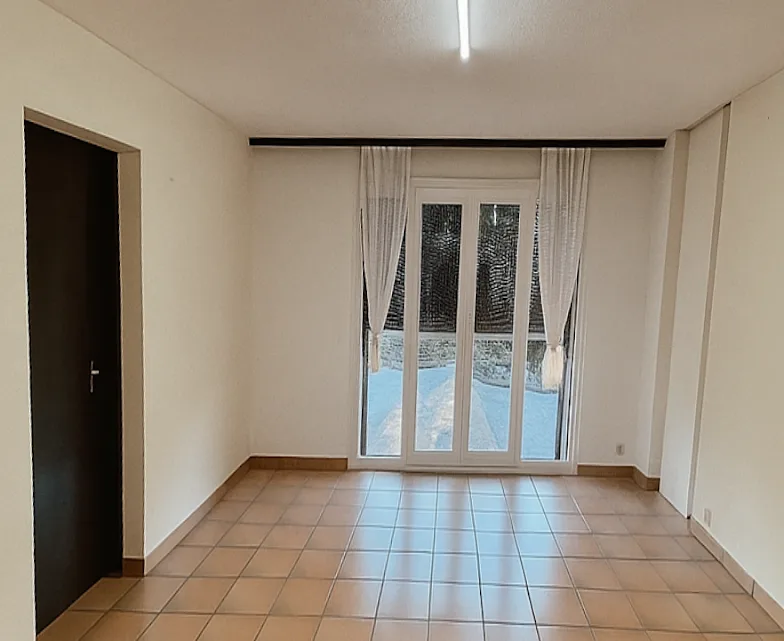 Sunny, Quiet, Spacious Independent Villa with garden, pool