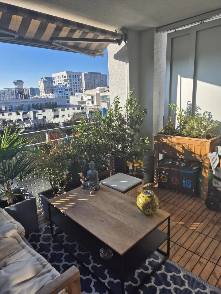 Möblierte 2.5-Zimmer-Wohnung mit grossem Balkon in Zürich-Altstetten