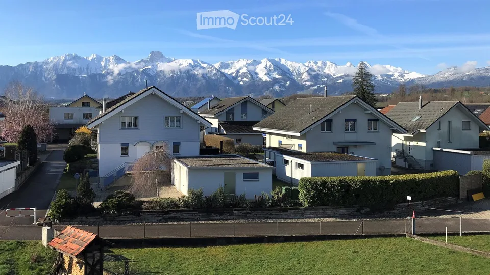 Appartement mansardé moderne 3,5 pièces avec une vue montagnarde splendide