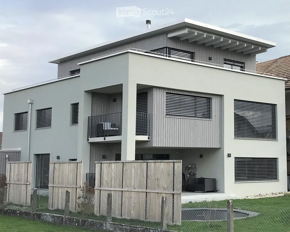 Appartement mansardé moderne 3,5 pièces avec une vue montagnarde splendide