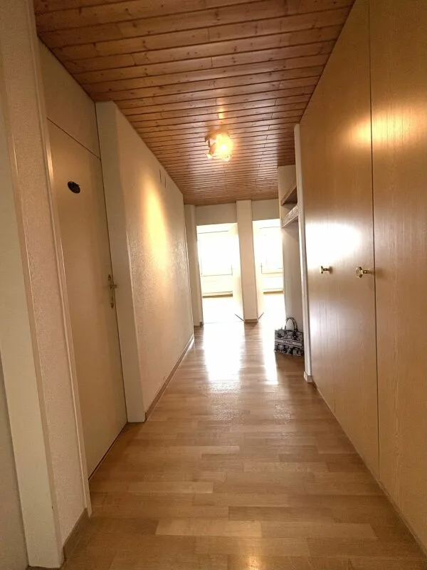 Grosszügige 3 1/2-Zimmerwohnung inkl. Autoeinstellplatz zu verkaufen!
