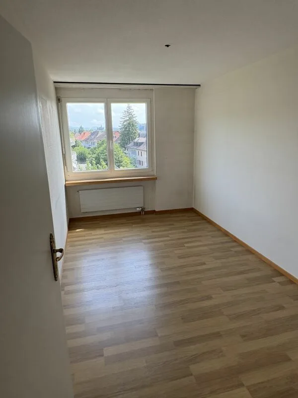 Grosszügige 3 1/2-Zimmerwohnung inkl. Autoeinstellplatz zu verkaufen!