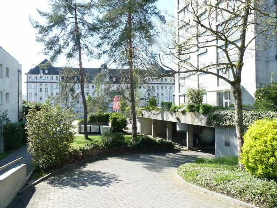 Grosszügige 3 1/2-Zimmerwohnung inkl. Autoeinstellplatz zu verkaufen!