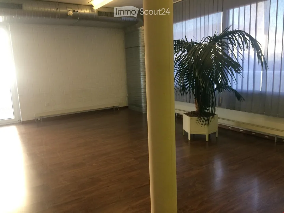 Grosszügiger Büro- und Gewerberaum