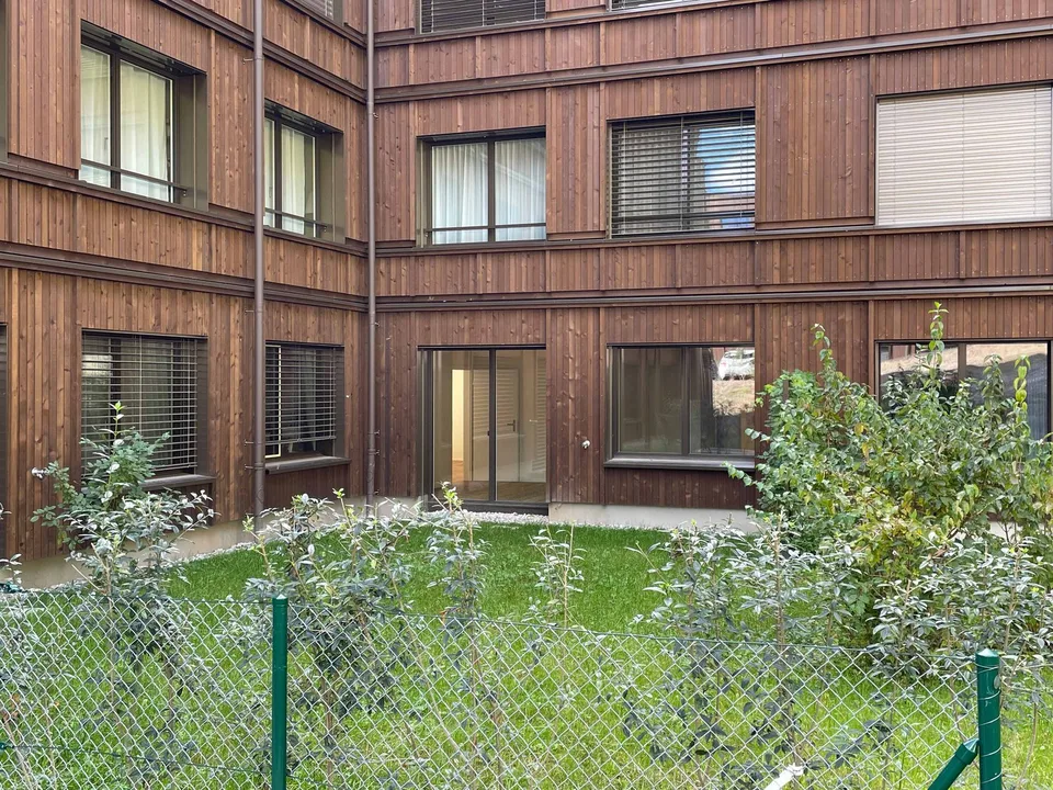 Appartement de jardin 3.5 pièces de haute qualité en norme de propriétaire occupant