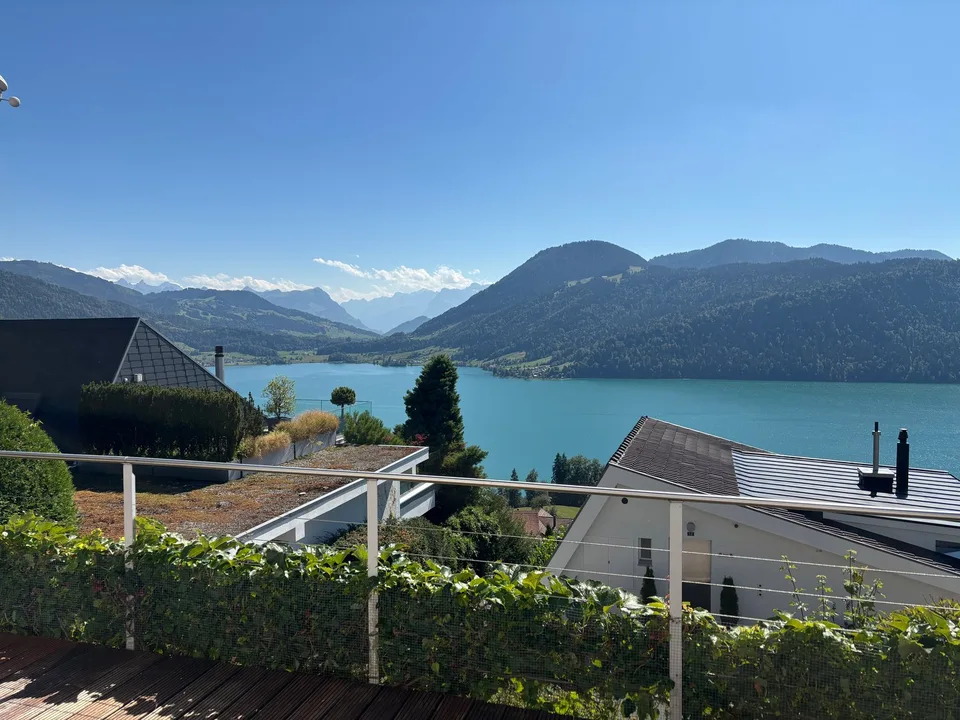 5.5-Zimmerwohnung mit unverbaubarer See- und Bergsicht – Foto 2 von 17