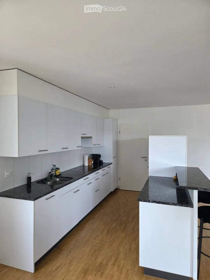 Nachmieter für helle 3.5-Zimmer-Wohnung mit Loggia an guter Lage in Suhr AG gesucht