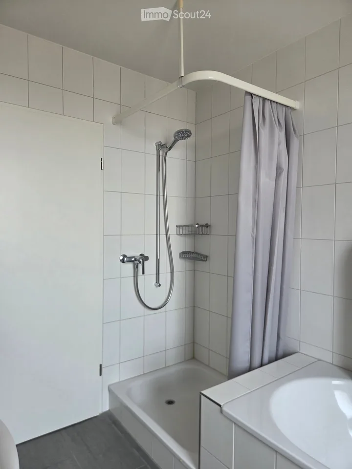 Nachmieter für helle 3.5-Zimmer-Wohnung mit Loggia an guter Lage in Suhr AG gesucht