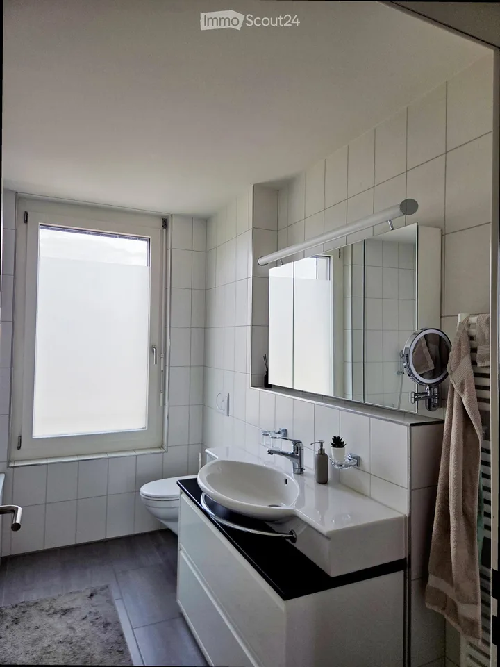 Nachmieter für helle 3.5-Zimmer-Wohnung mit Loggia an guter Lage in Suhr AG gesucht
