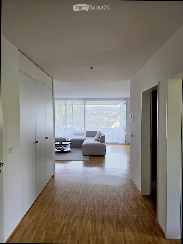 Nachmieter für helle 3.5-Zimmer-Wohnung mit Loggia an guter Lage in Suhr AG gesucht