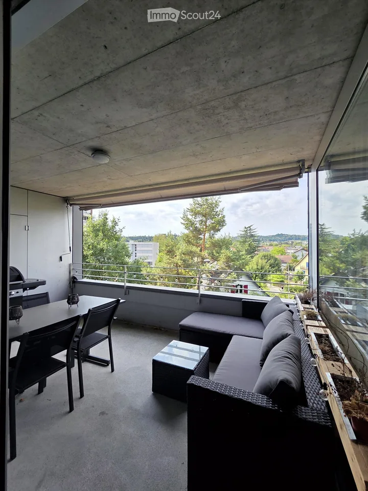 Nachmieter für helle 3.5-Zimmer-Wohnung mit Loggia an guter Lage in Suhr AG gesucht