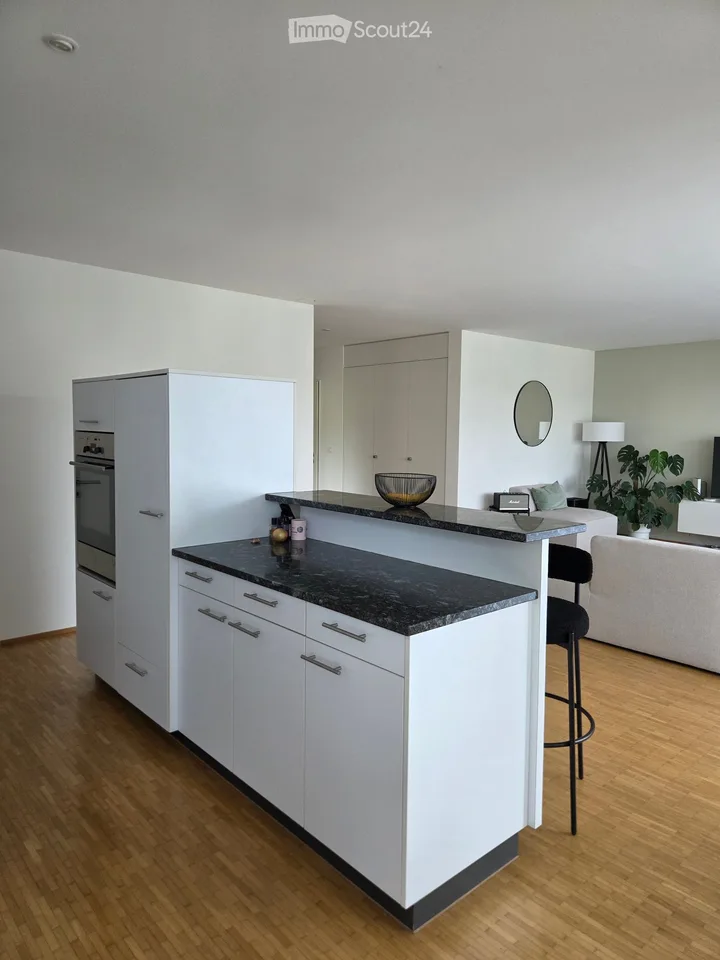 Nachmieter für helle 3.5-Zimmer-Wohnung mit Loggia an guter Lage in Suhr AG gesucht