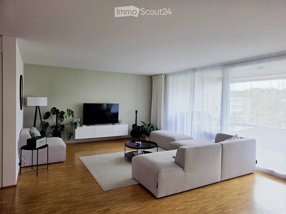 Nachmieter für helle 3.5-Zimmer-Wohnung mit Loggia an guter Lage in Suhr AG gesucht