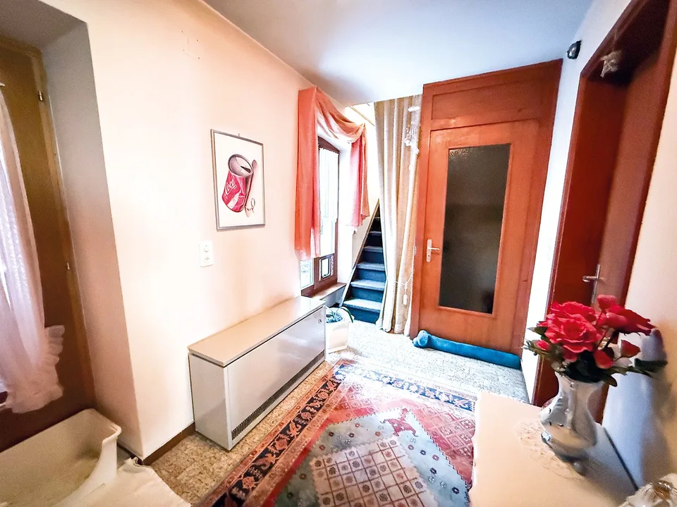 Casa di 5.5 Locali a Intragna