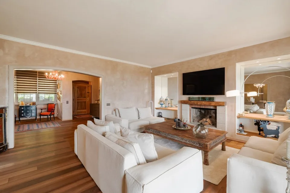 Exceptional Semi-Detached Villa with Panoramic Views of Lake Geneva and the Alps in Vevey