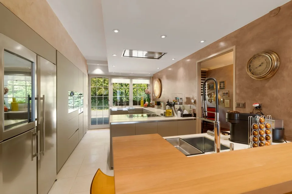 Exceptional Semi-Detached Villa with Panoramic Views of Lake Geneva and the Alps in Vevey