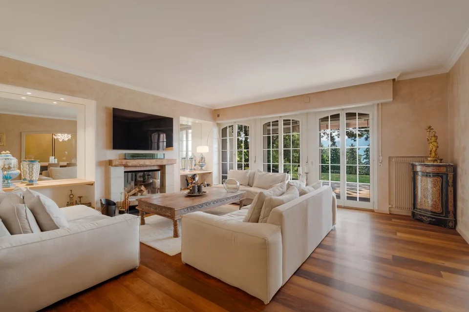Exceptional Semi-Detached Villa with Panoramic Views of Lake Geneva and the Alps in Vevey