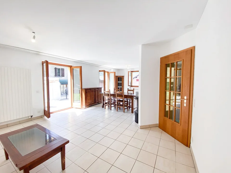 Bleniotal: Einfamilienhaus mit garten und garage