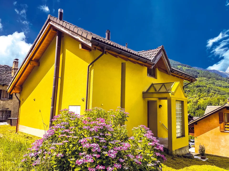 Bleniotal: Einfamilienhaus mit garten und garage
