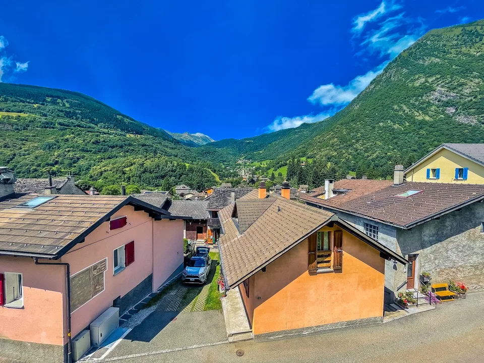 Bleniotal: Einfamilienhaus mit garten und garage