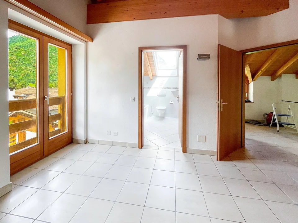 Bleniotal: Einfamilienhaus mit garten und garage
