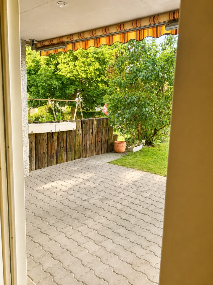 Appartement lumineux 3.5 pièces avec accès au jardin à Dietlikon