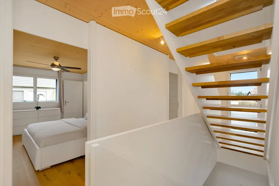 Maison mitoyenne moderne de 6.5 pièces à Scheuren – CHF 1'860 par an pour les frais de chauffage et de nettoyage