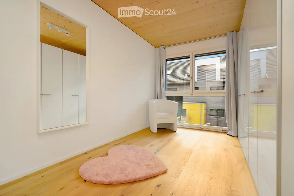 Maison mitoyenne moderne de 6.5 pièces à Scheuren – CHF 1'860 par an pour les frais de chauffage et de nettoyage