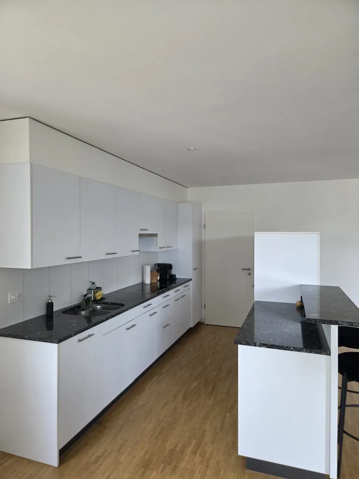 Nachmieter für helle 3.5-Zimmer-Wohnung mit Loggia an guter Lage in Suhr AG gesucht