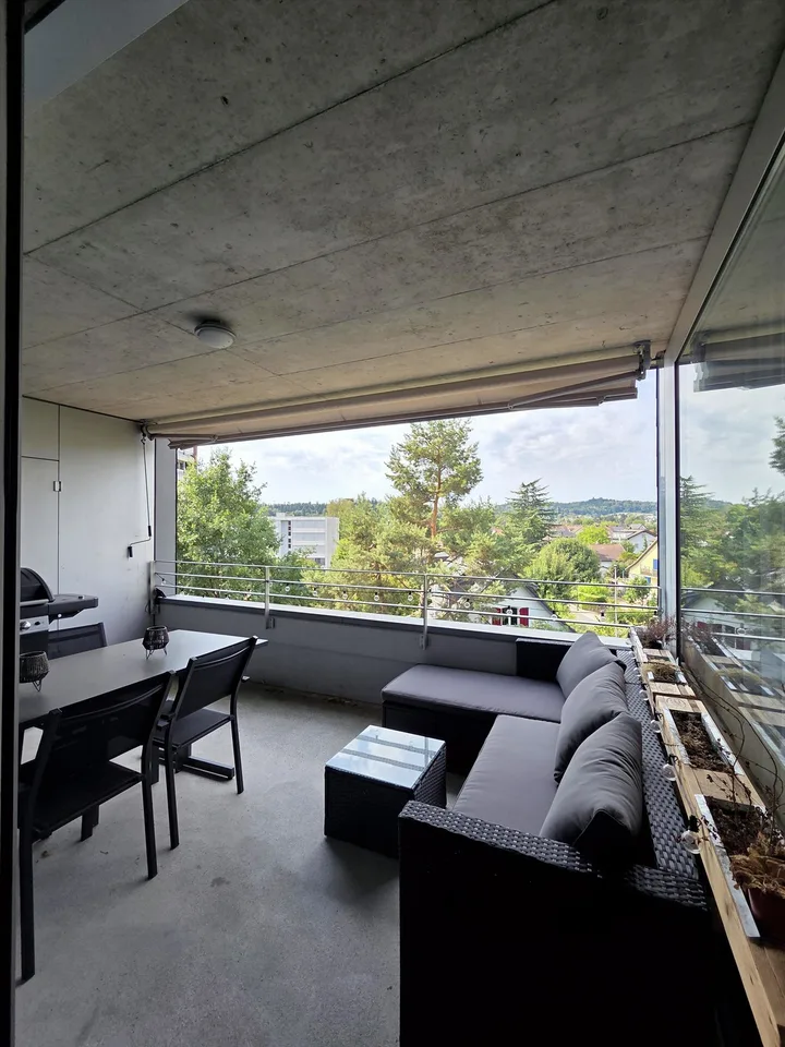 Nachmieter für helle 3.5-Zimmer-Wohnung mit Loggia an guter Lage in Suhr AG gesucht