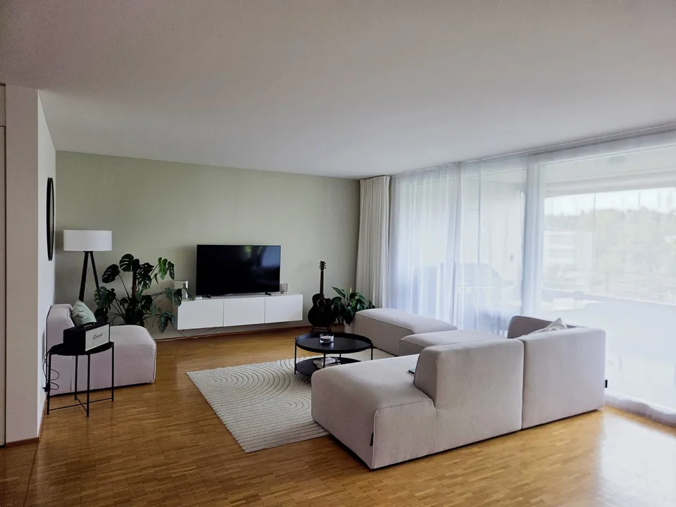 Nachmieter für helle 3.5-Zimmer-Wohnung mit Loggia an guter Lage in Suhr AG gesucht