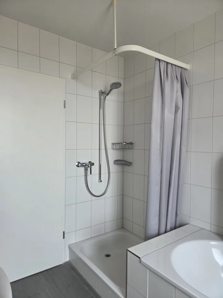 Nachmieter für helle 3.5-Zimmer-Wohnung mit Loggia an guter Lage in Suhr AG gesucht