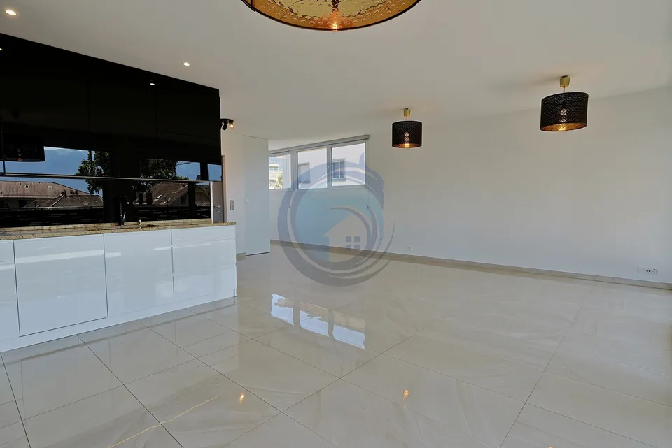 SPLENDIDO APPARTAMENTO DI 4,5 LOCALI CON BALCONI