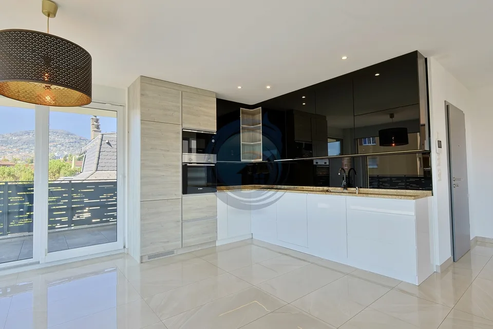 SPLENDIDO APPARTAMENTO DI 4,5 LOCALI CON BALCONI
