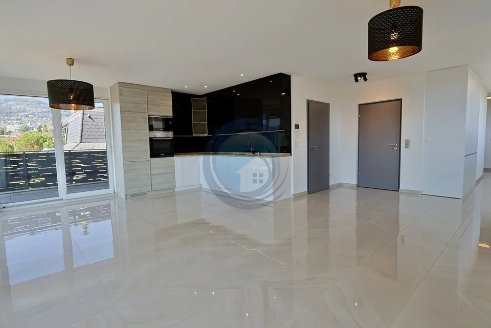 SPLENDIDO APPARTAMENTO DI 4,5 LOCALI CON BALCONI