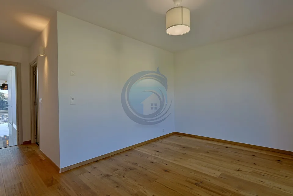 SPLENDIDO APPARTAMENTO DI 4,5 LOCALI CON BALCONI