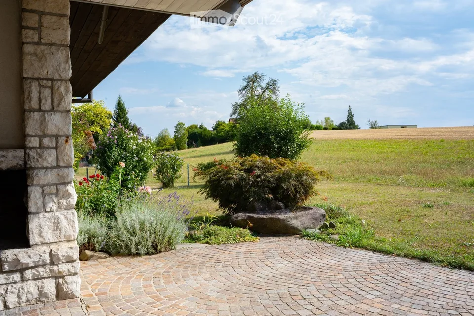 3.5 room ground floor apartment with large garden in Oberwil near Nürensdorf