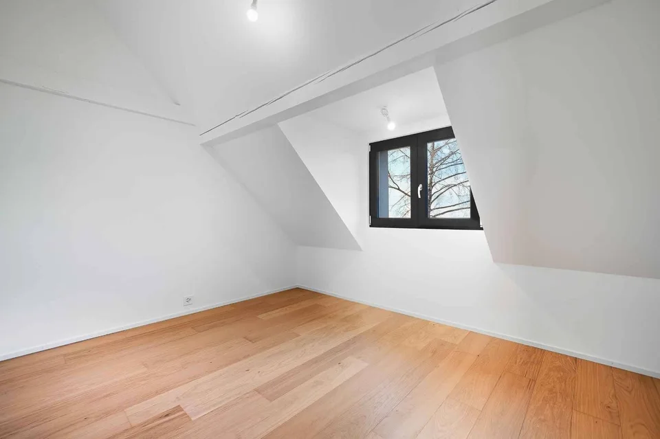 Sehr schönes individuelles Villen komplett renoviert 6,5 Zimmer - Wohngebiet