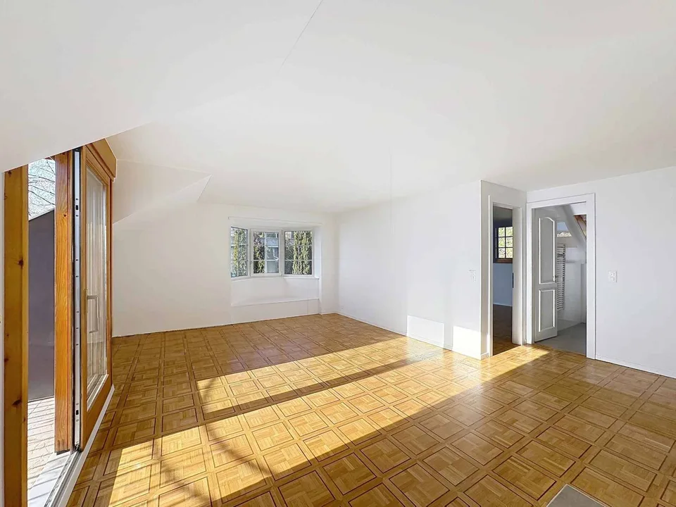 Beautiful 2.5-room apartment with 72 m2, balconies and a very nice view of the lake