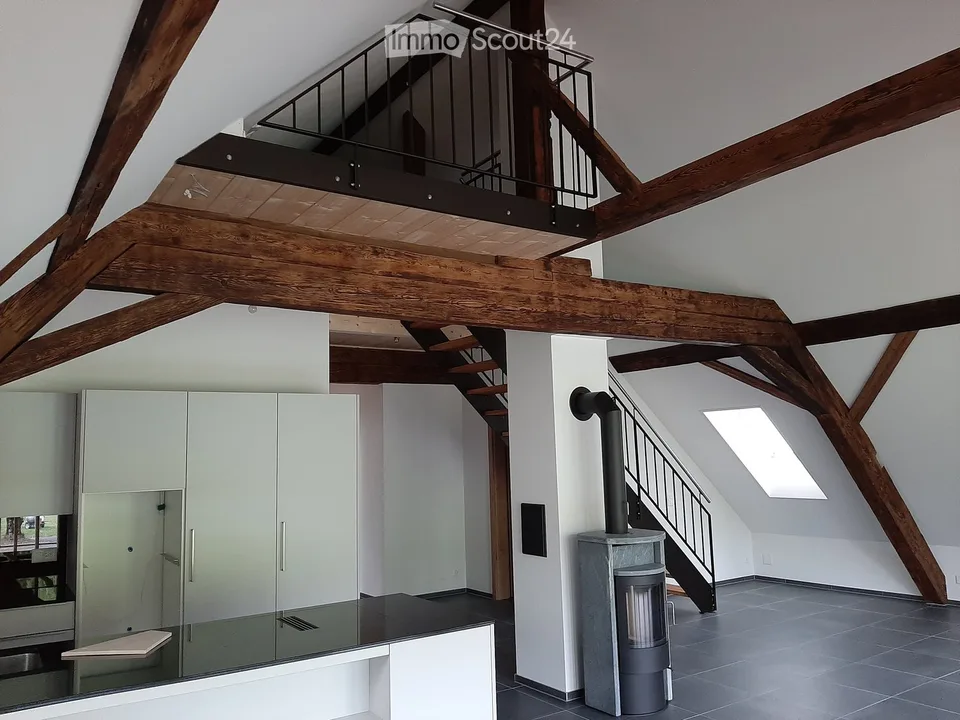 Charmante 3.5-Zimmer-Dachwohnung in Linden