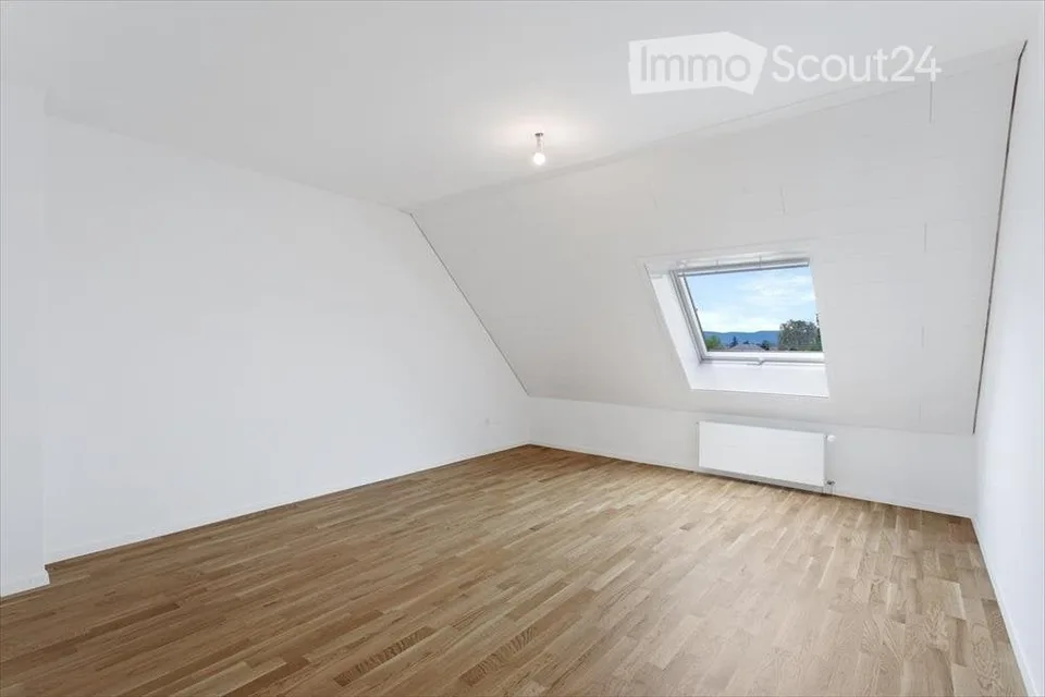 3.5 piece bright apartment of 81 m² for 1481.- , parking space extra