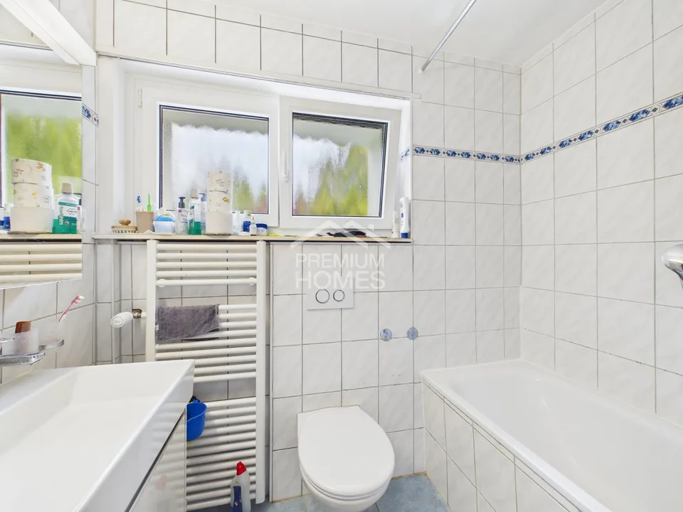 Traumhaftes Familienhaus mit Cheminée und sonnenverwöhntem Garten in b